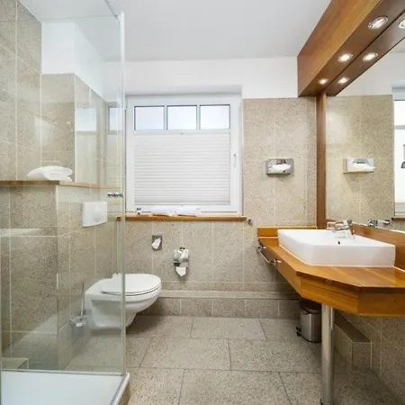 Strandhotel Luise Von Preussen 3* Цинновиц